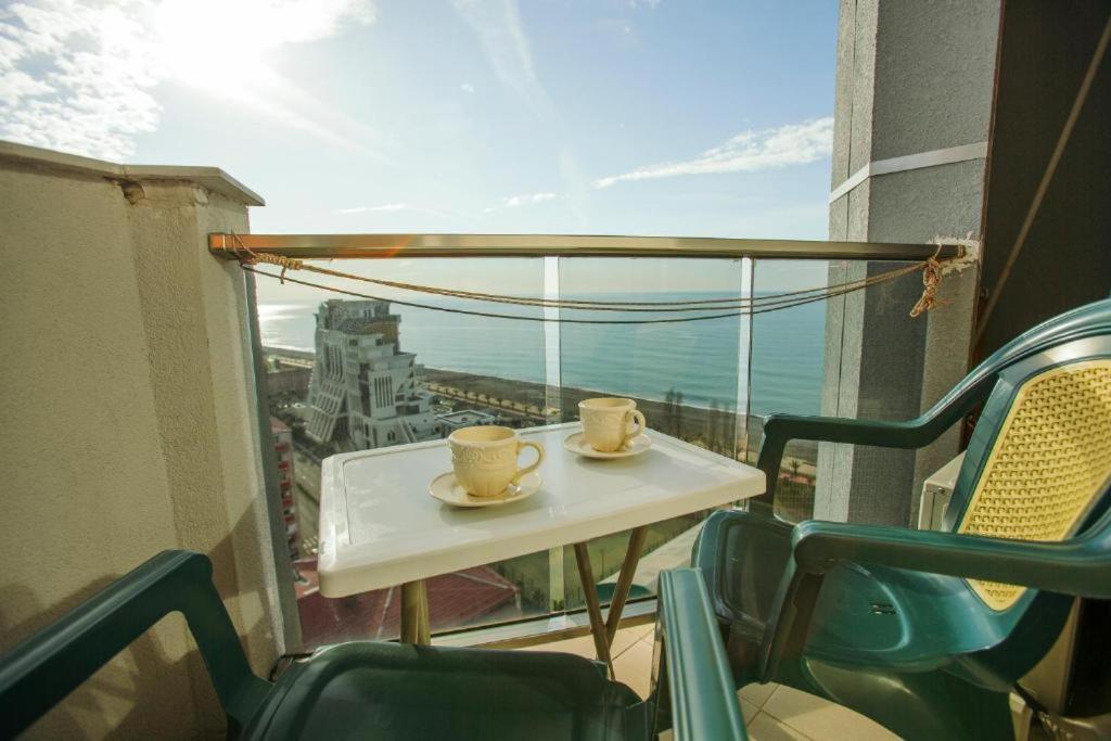 Luxury Apartments Batumi Eksteriør bilde